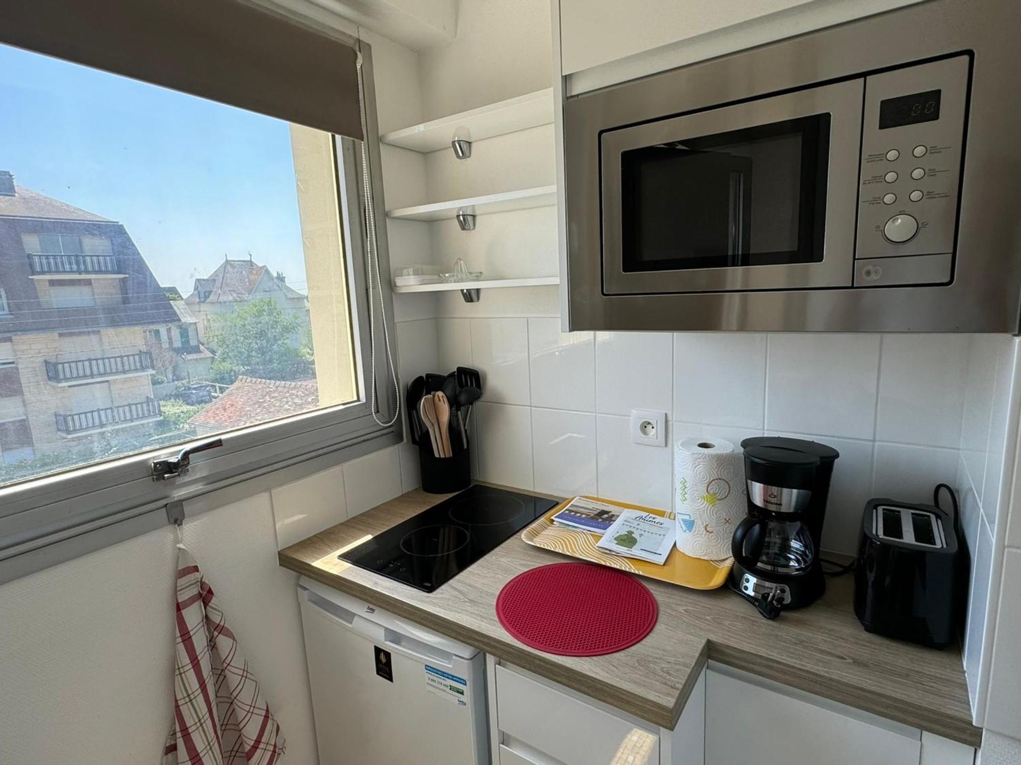 Studio Central A Cabourg Avec Balcon, Wifi Gratuit & Parking - Fr-1-487-372 Eksteriør billede
