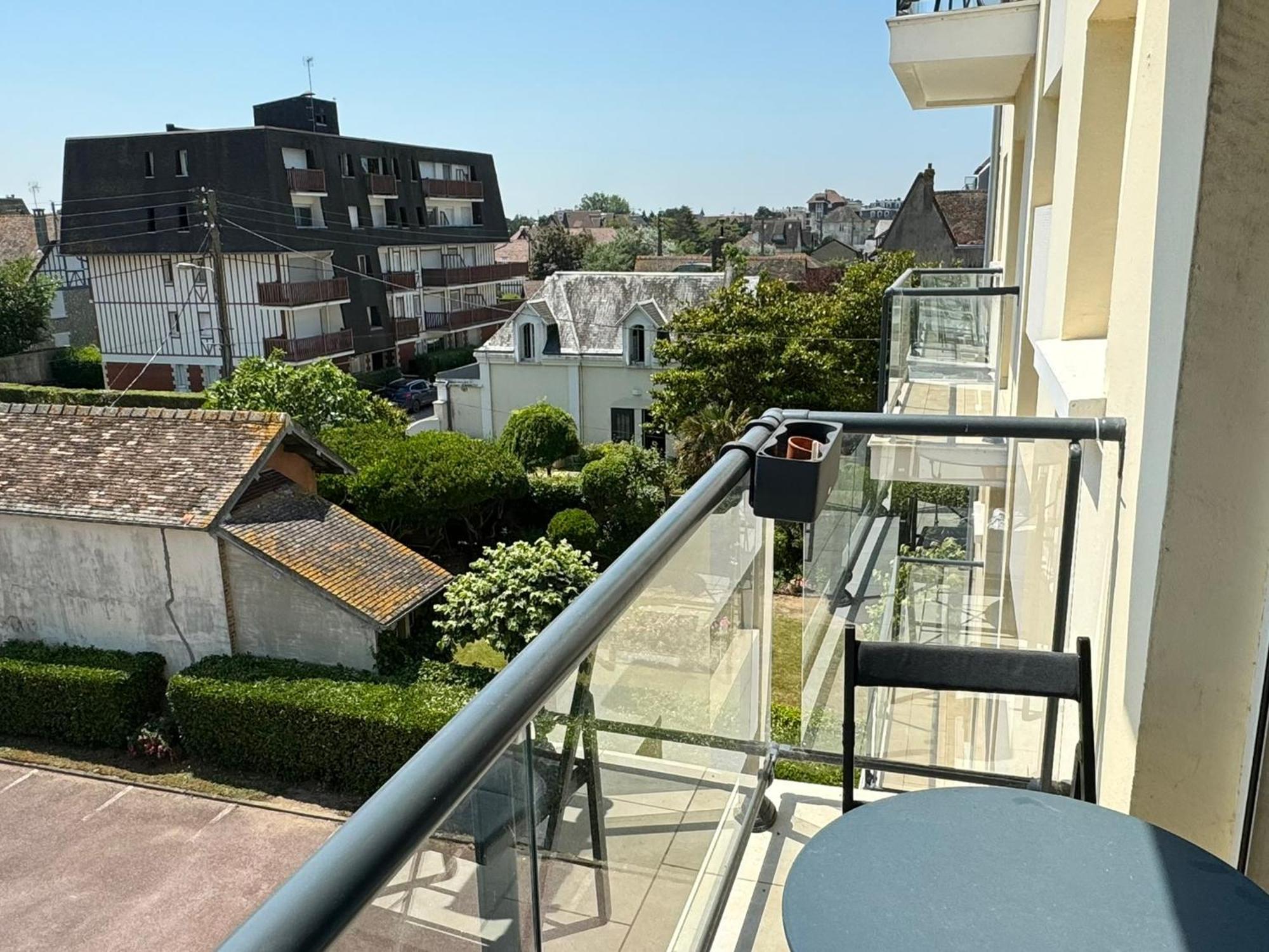 Studio Central A Cabourg Avec Balcon, Wifi Gratuit & Parking - Fr-1-487-372 Eksteriør billede